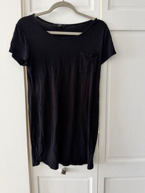 VIBE Sportswear Black Longline Pocket Tee - Size L
